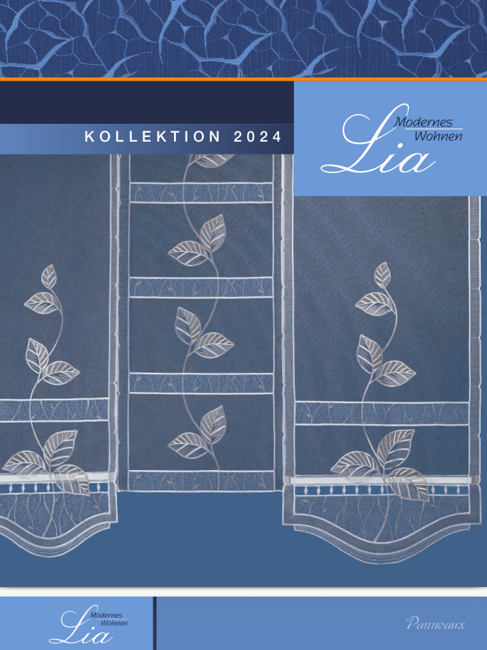 Eine Anzeige für die „Lia Collection 2024“ mit moderner Wohnkultur, insbesondere dekorativen durchscheinenden Vorhängen mit Blattmuster. Der Hintergrund ist ein strukturiertes, dunkelblaues Stoffdesign, auf dem Titel und Marke deutlich zu sehen sind.