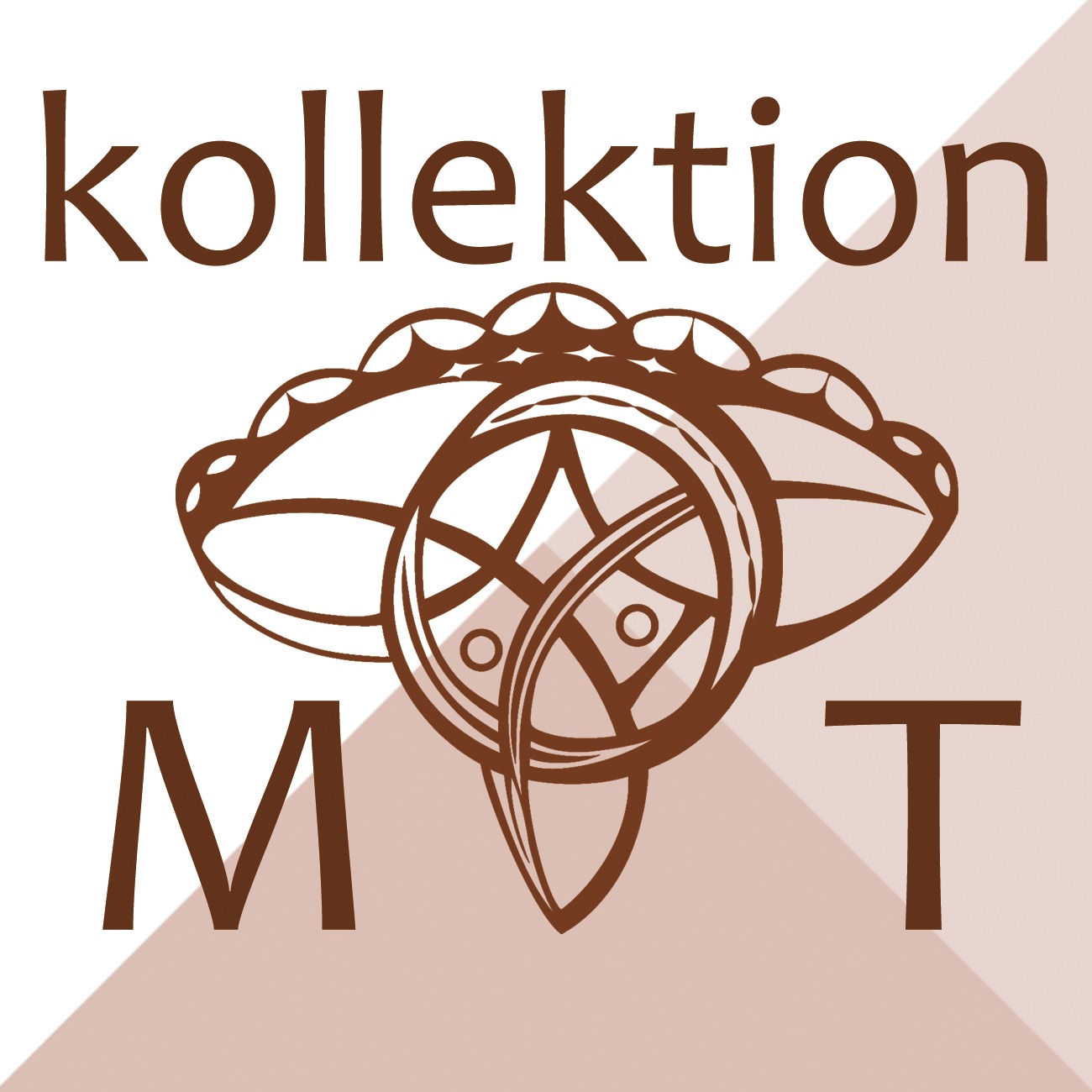 Logo mit dem Wort „Kollektion“ oben und den stilisierten Buchstaben „M T“ unten. In der Mitte befindet sich ein kreisförmiges Emblem mit Sternen und abstrakten Formen. Der Hintergrund ist in weiße und beige Dreiecke unterteilt.