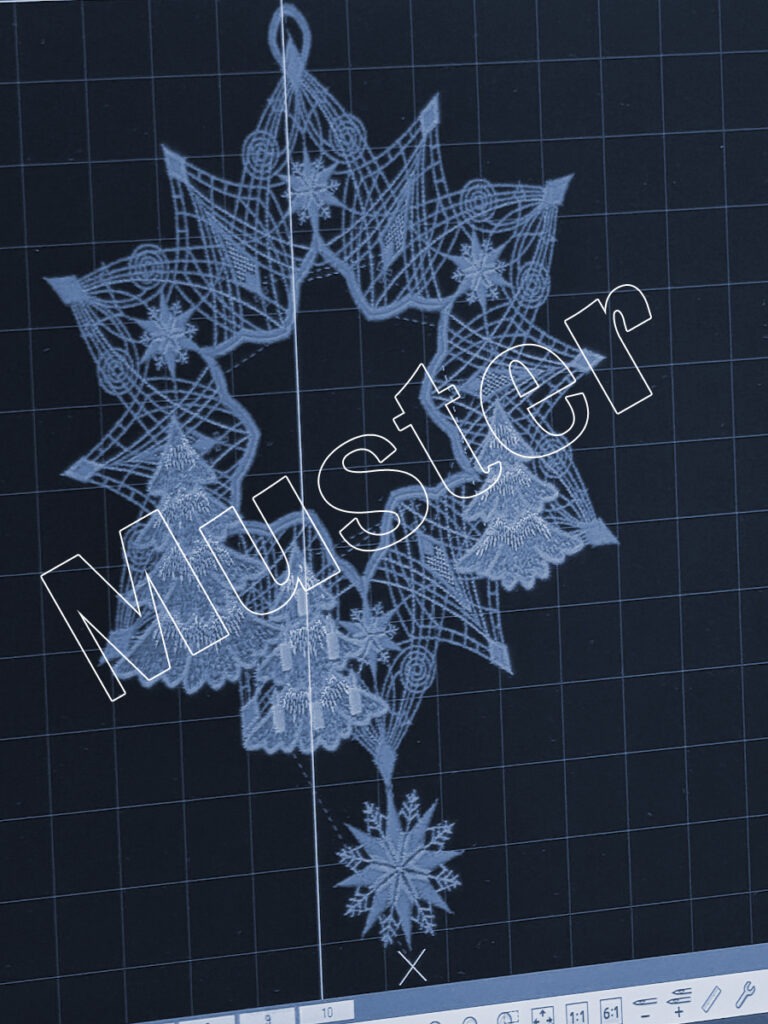 Ein digitales Muster wird erstellt, indem ein kompliziertes weißes Spitzenmuster in Form eines Sterns mit Baum- und Schneeflockenmustern, dargestellt auf einem Gitterhintergrund. Das Wort „Muster“ ist diagonal über das Bild gelegt.